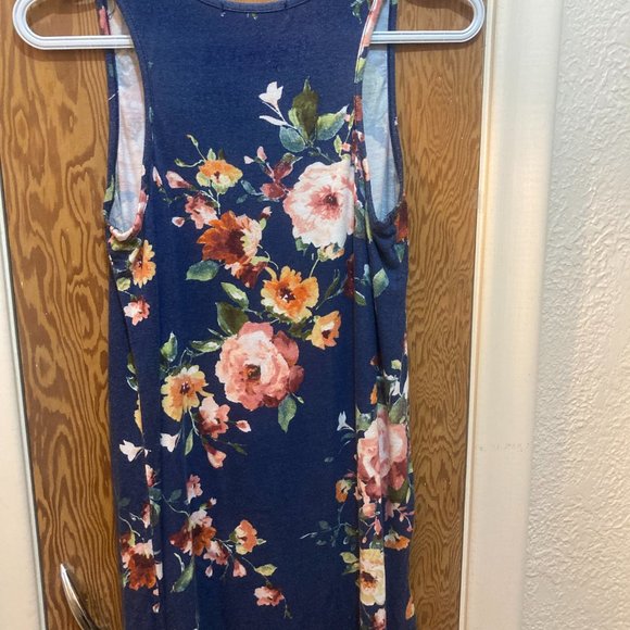 Chris & Carol  Women's Top Dark Blue Floral High Low Top - Picture 4 of 4